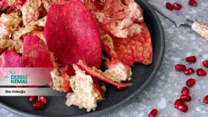 Nar Kabuğu, Nar meyvesinin dış kısmını oluşturan sert ve kırmızı renkli bir kabuktur. Nar, Akdeniz bölgesine özgü olan ve sağlık açısından birçok faydası bulunan bir meyvedir.